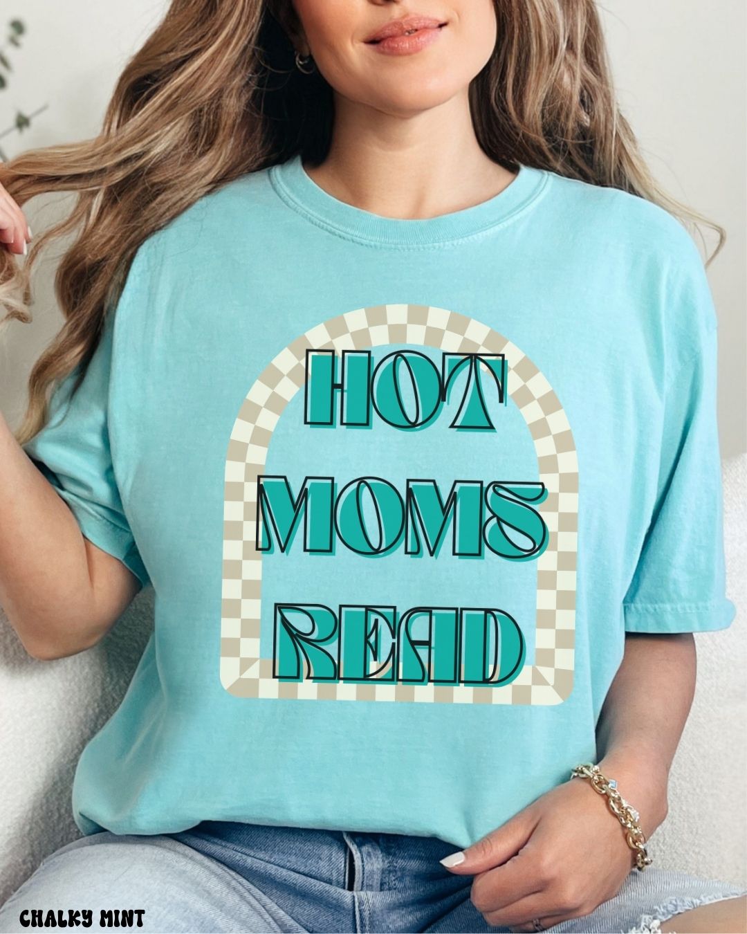 HOT MOMS READ SHIRT